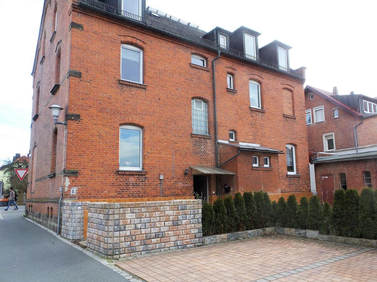 Apartment Bayreuth, Grosse Ferienwohnung Im Haus Mit Kunst, 3 Schlafzimmer, Kueche, Parkplatz Exterior foto