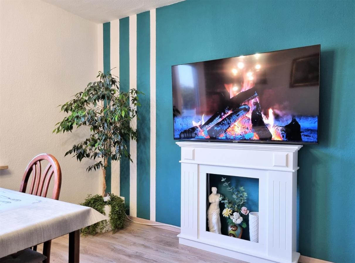 Apartment Bayreuth, Grosse Ferienwohnung Im Haus Mit Kunst, 3 Schlafzimmer, Kueche, Parkplatz Exterior foto
