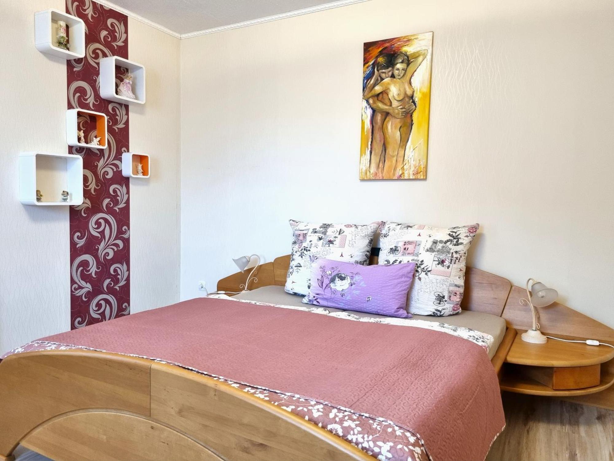 Apartment Bayreuth, Grosse Ferienwohnung Im Haus Mit Kunst, 3 Schlafzimmer, Kueche, Parkplatz Exterior foto