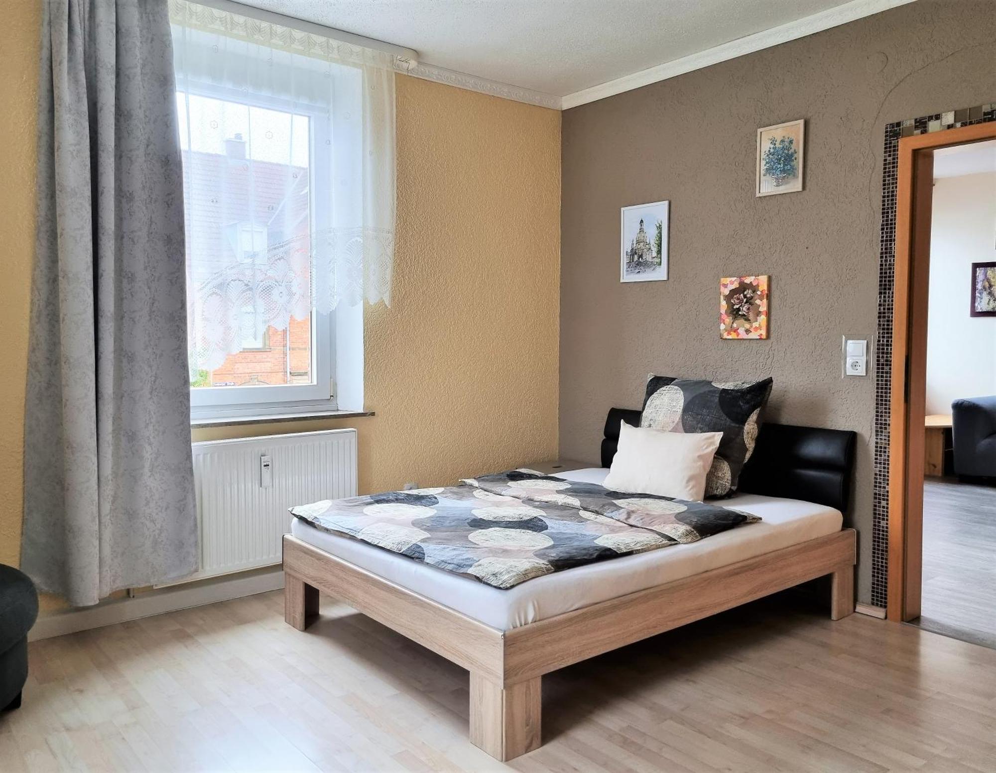 Apartment Bayreuth, Grosse Ferienwohnung Im Haus Mit Kunst, 3 Schlafzimmer, Kueche, Parkplatz Exterior foto